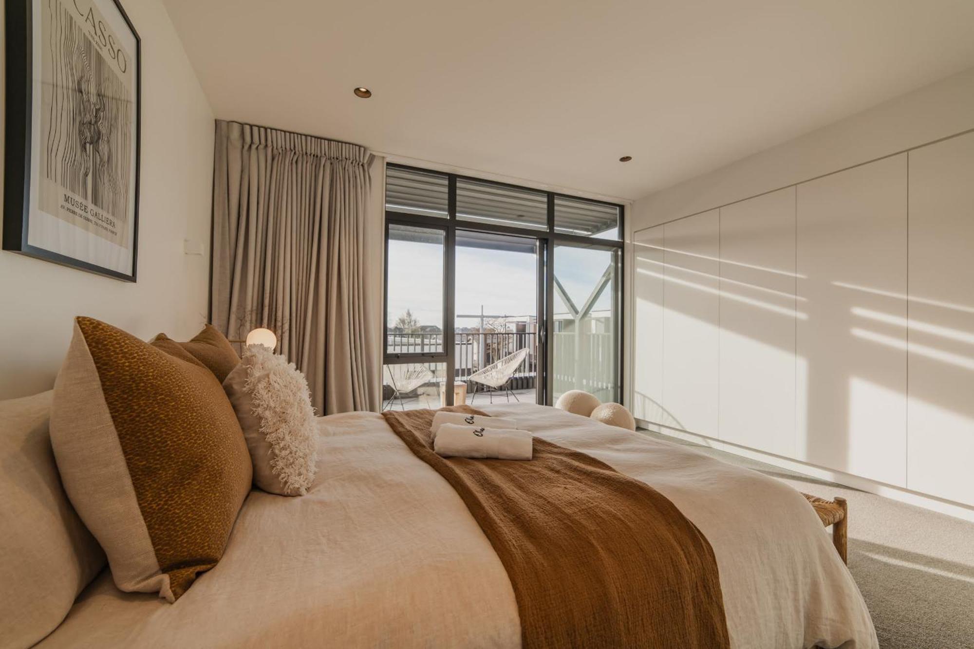 Chic And Contemporary Living At Cambridge Terrace Villa Christchurch Luaran gambar
